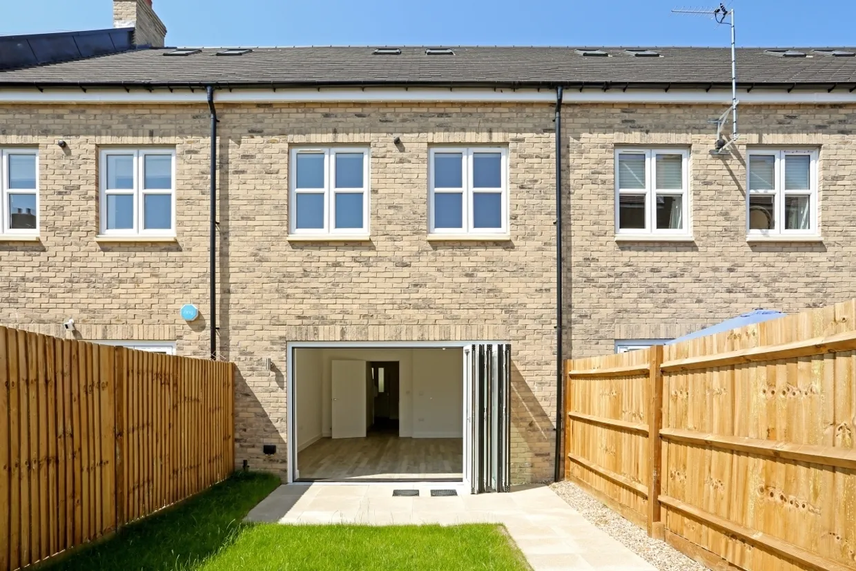 Lovegrove Way London N20 photo 22