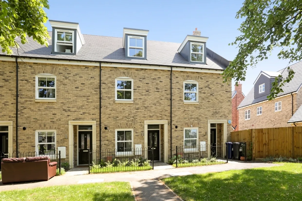 Lovegrove Way London N20 photo 23