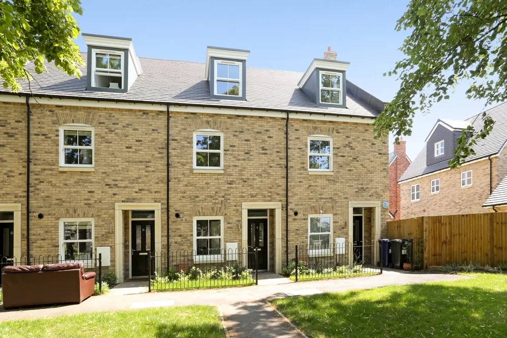 Lovegrove Way London N20 photo 23