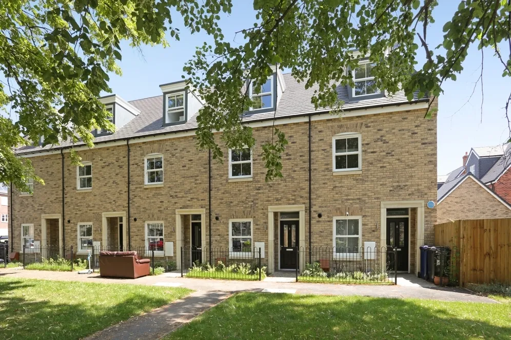Lovegrove Way London N20 photo 24