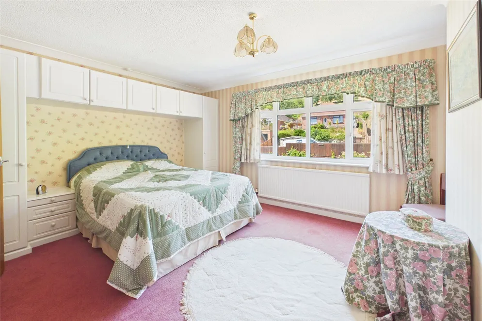 Property carousel item 10