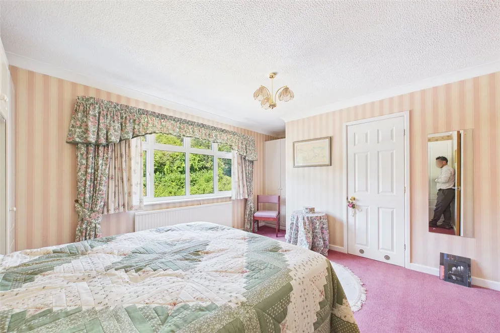 Property carousel item 22