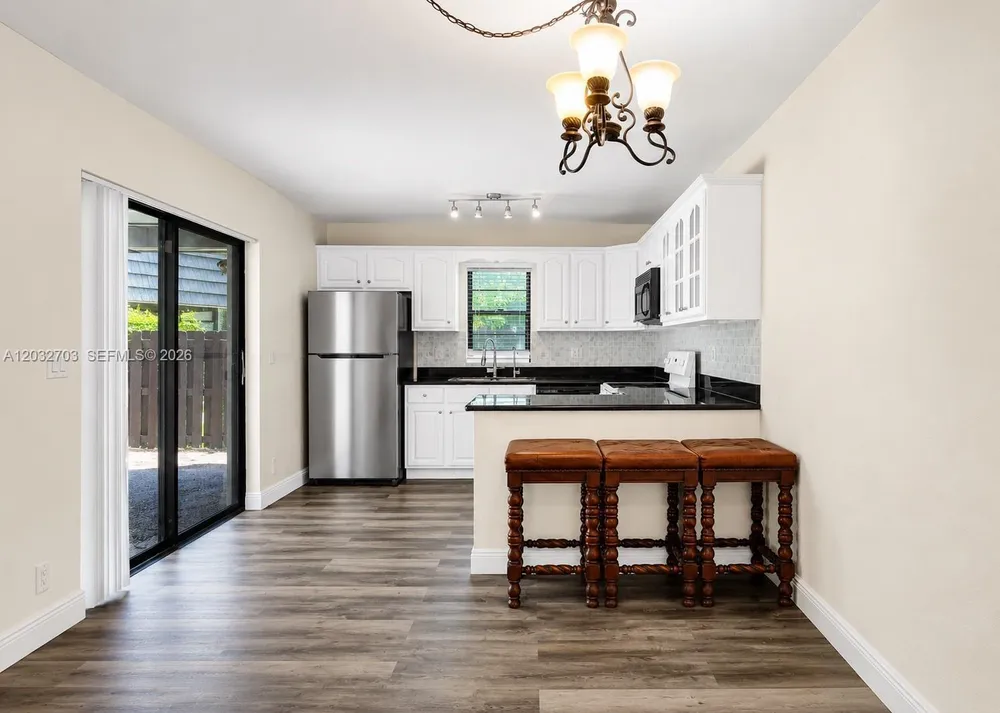 2560 NW 99th Ave, Coral Springs, FL 33065