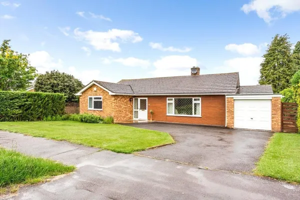 The Drive, Oakley, RG23