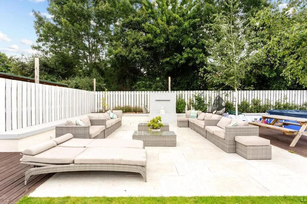 Bullsdown Farm, Bramley, RG26