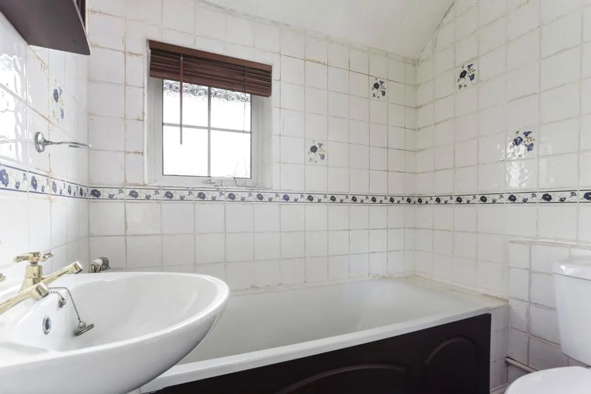 Church Street, Theale, RG7