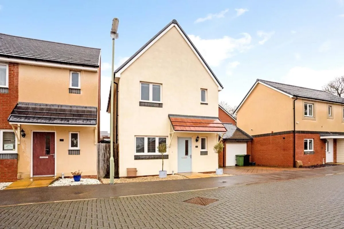 Keble Road, Basingstoke, RG24