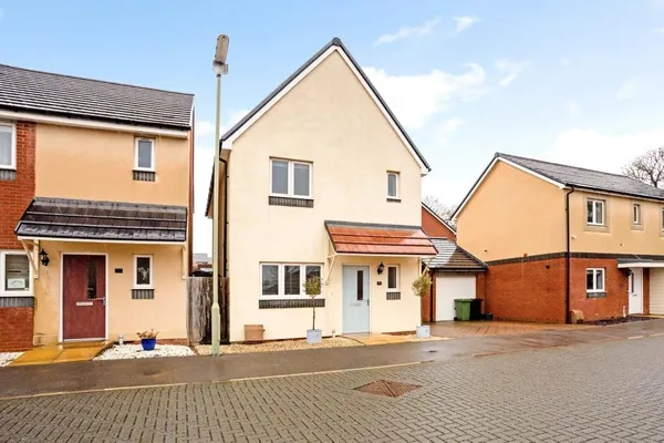 Keble Road, Basingstoke, RG24