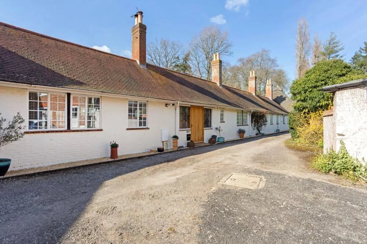 Moat Cottage, Sherfield On Loddon, RG27