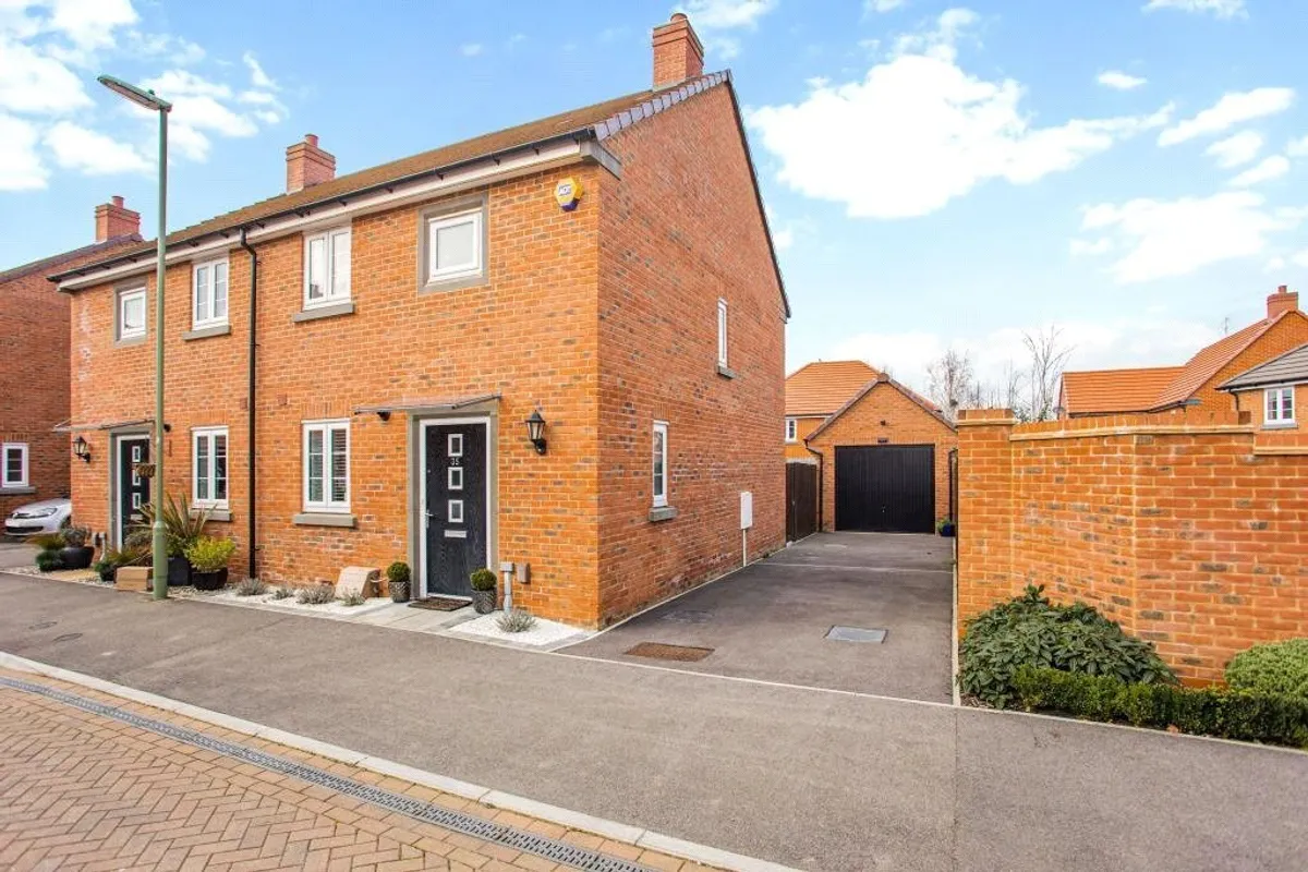Miles Road, Basingstoke, RG24