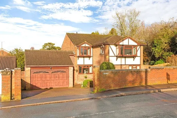 Almond Close, Old Basing, RG24