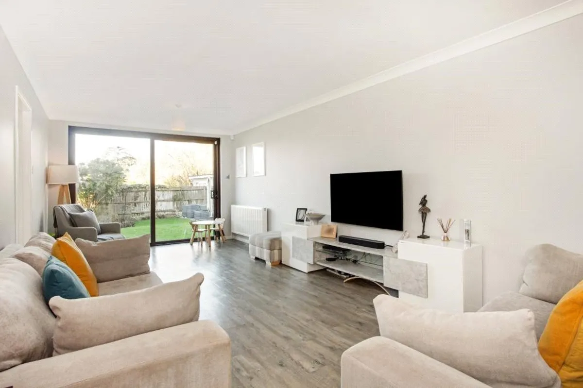 Almond Close, Old Basing, RG24