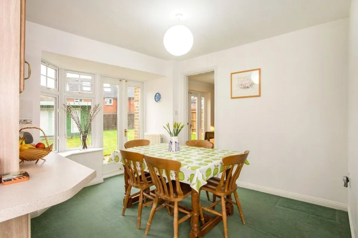 Wallis Drive, Bramley, RG26