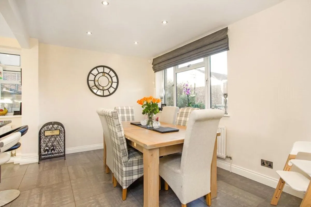 Almond Close, Old Basing, RG24
