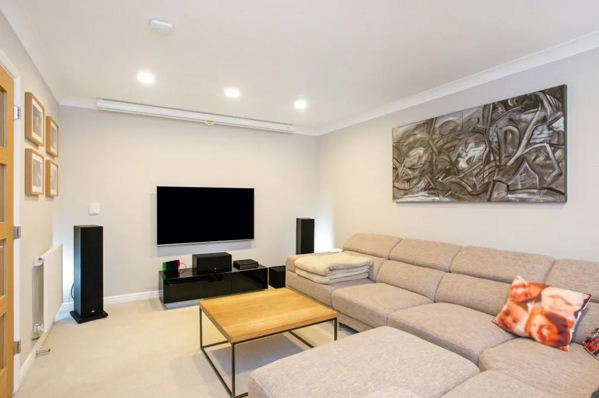 Balsan Close, Basingstoke, RG24