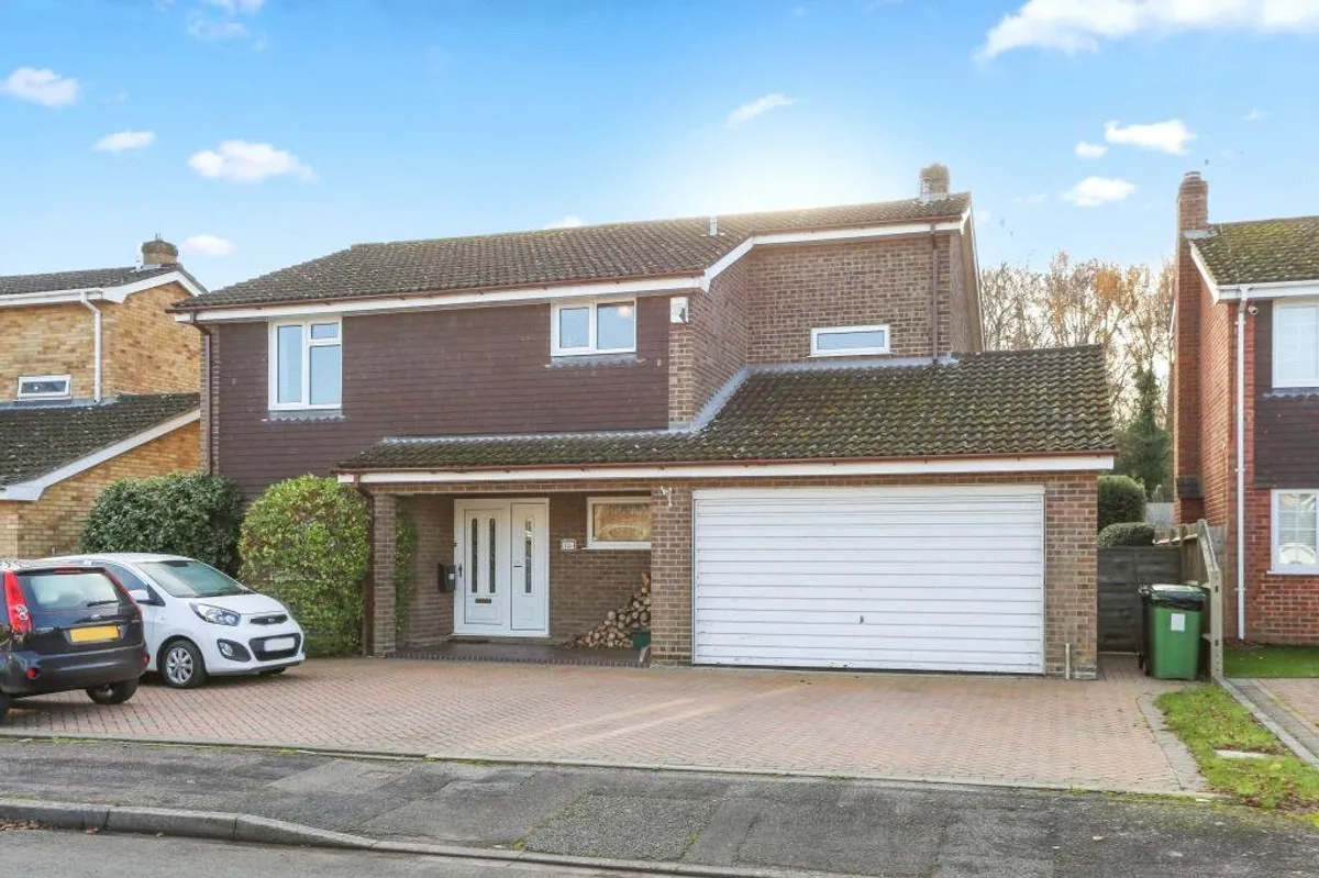 Ringshall Gardens, Bramley, RG26