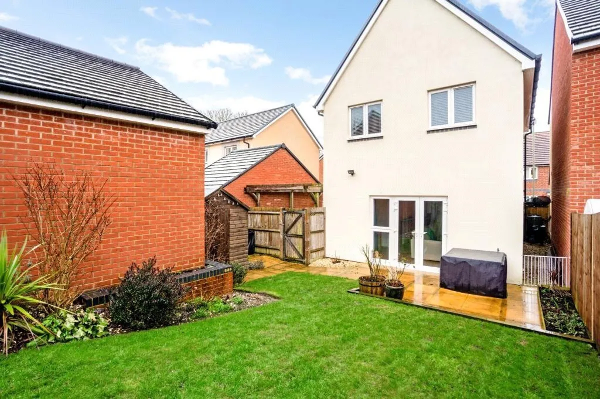 Keble Road, Basingstoke, RG24