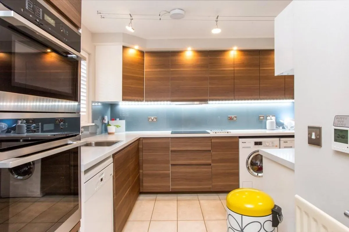 Balsan Close, Basingstoke, RG24