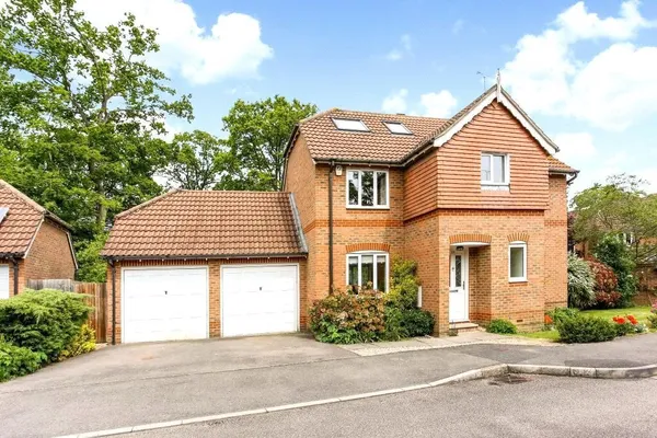 Clere Gardens, Chineham, Basingstoke, RG24