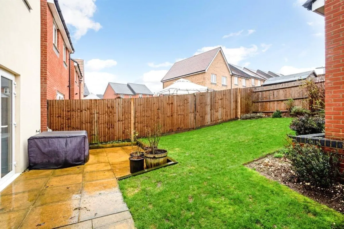 Keble Road, Basingstoke, RG24
