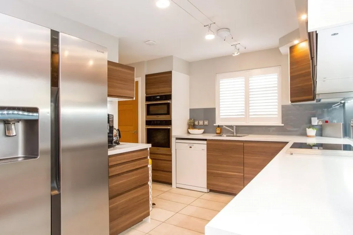 Balsan Close, Basingstoke, RG24