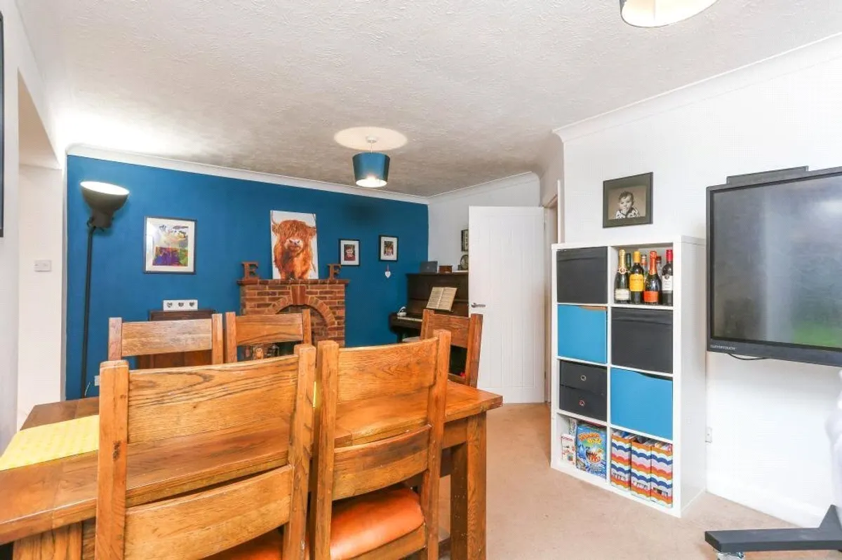 Burydown Mead, North Waltham, RG25
