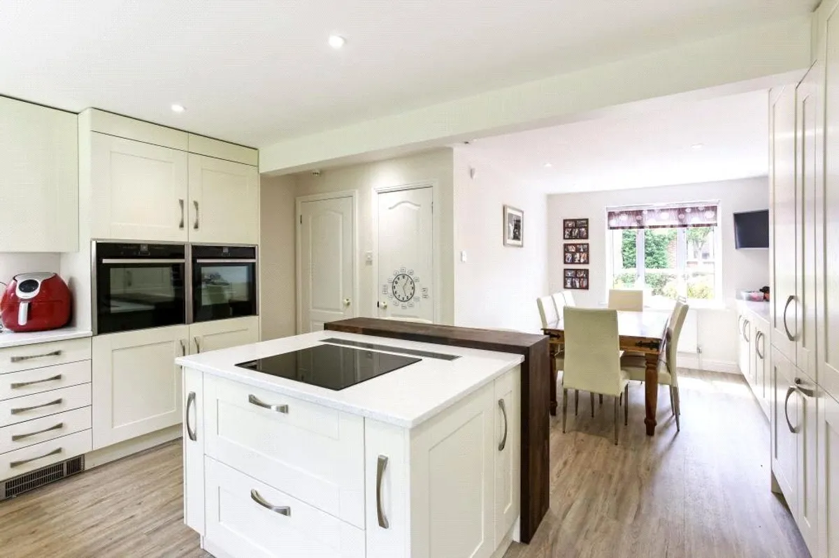 Clere Gardens, Chineham, Basingstoke, RG24