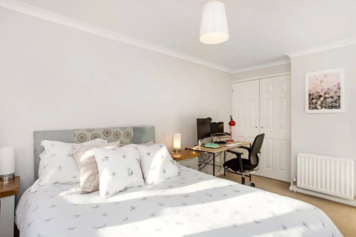 Almond Close, Old Basing, RG24