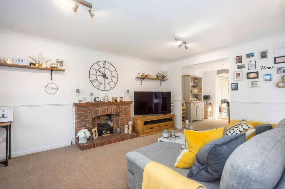 Saffron Close, Chineham, RG24
