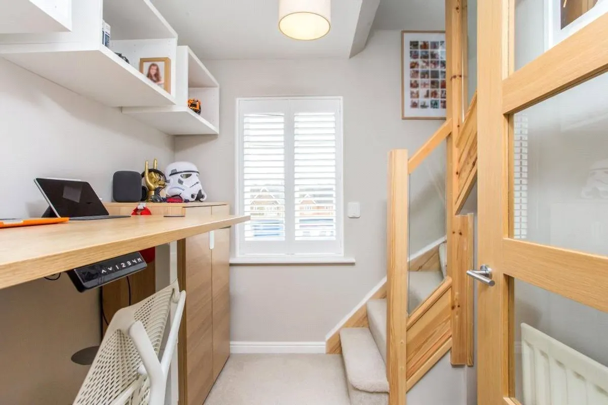 Balsan Close, Basingstoke, RG24