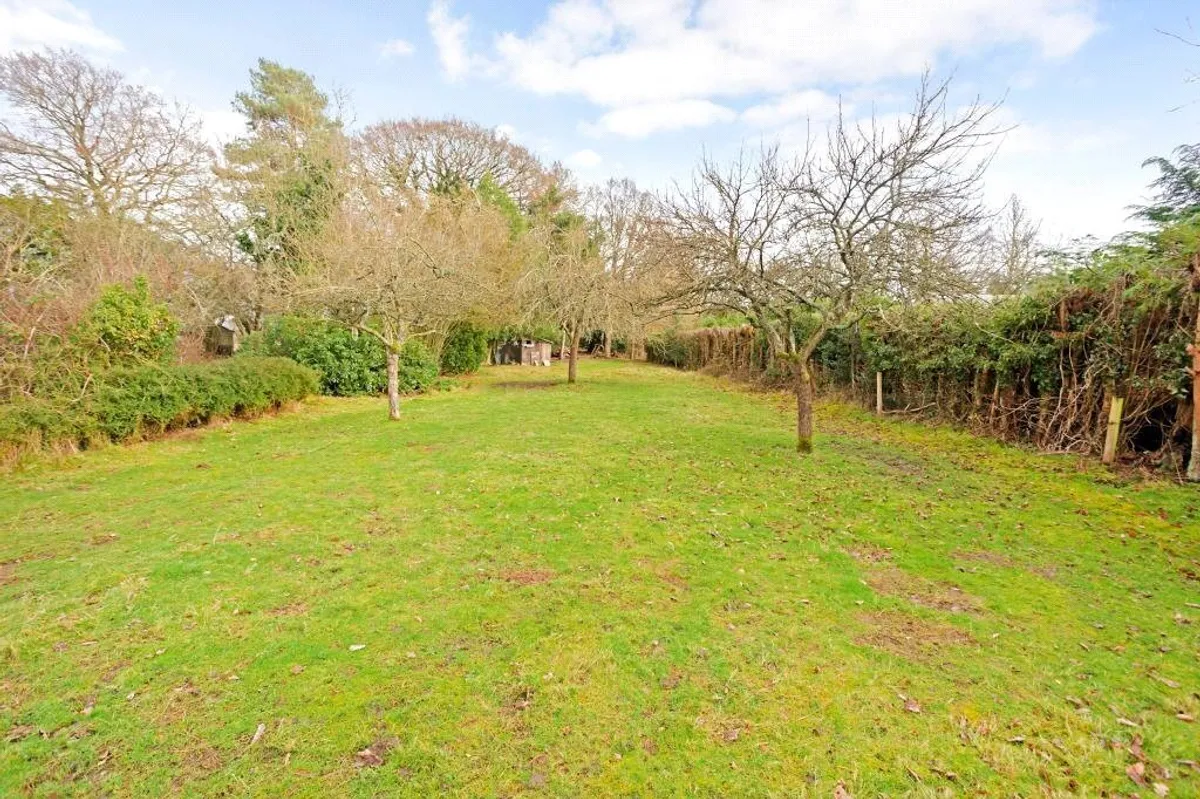 Oakdene, Little London, RG26