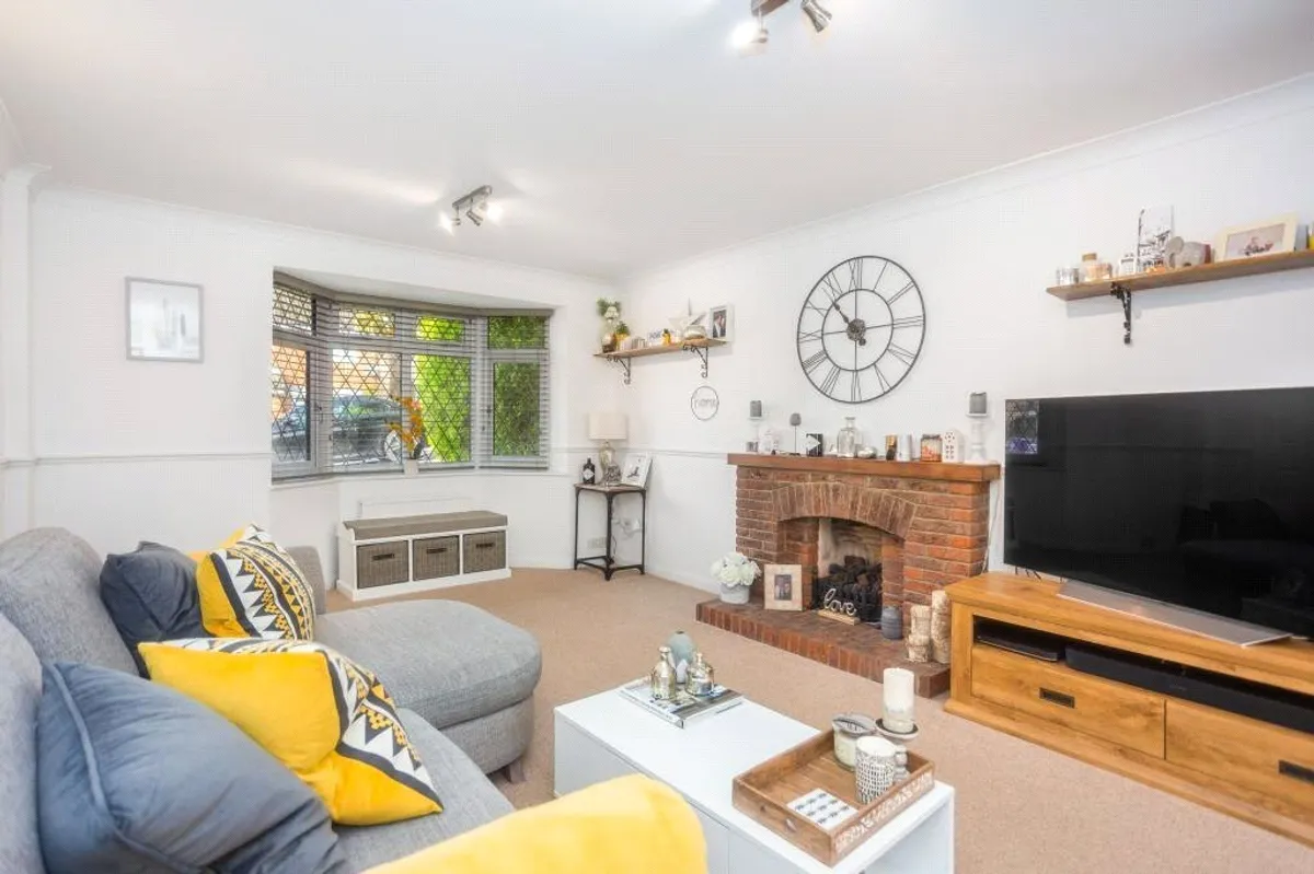 Saffron Close, Chineham, RG24