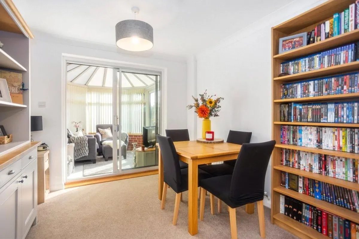 Saffron Close, Chineham, RG24