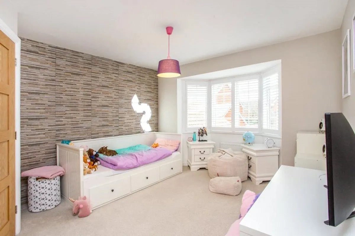 Balsan Close, Basingstoke, RG24