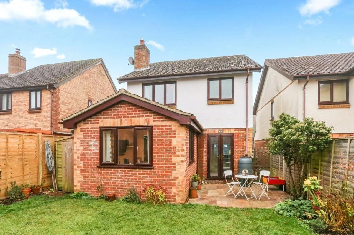 Burydown Mead, North Waltham, RG25