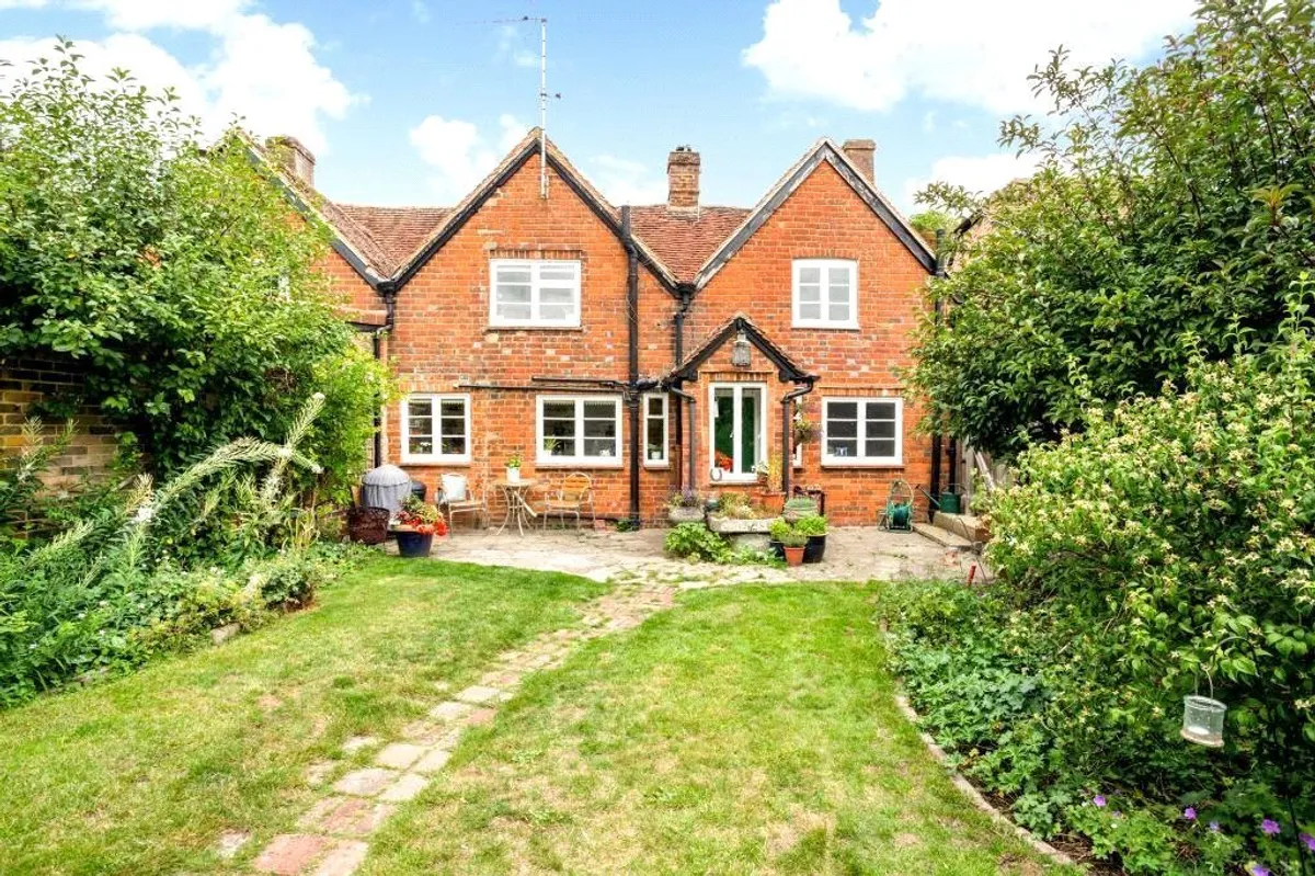 Vyne Road, Sherborne St John, RG24