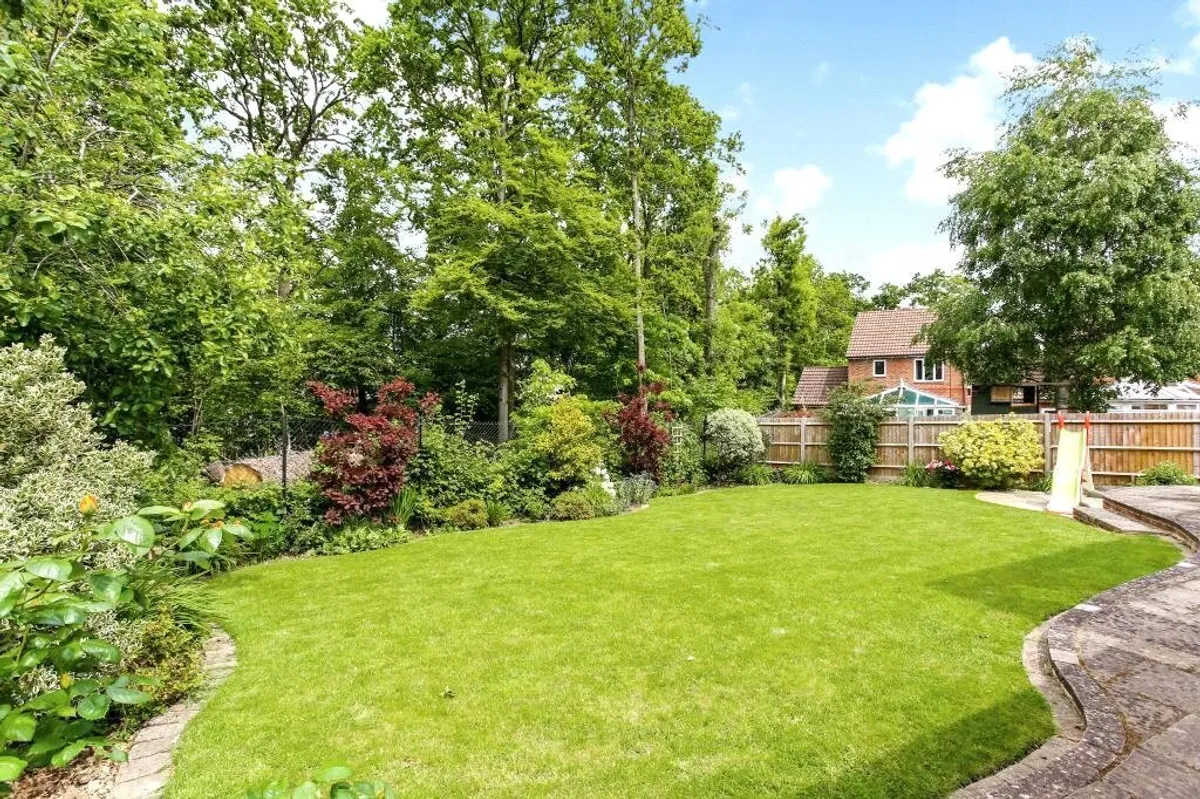Clere Gardens, Chineham, Basingstoke, RG24