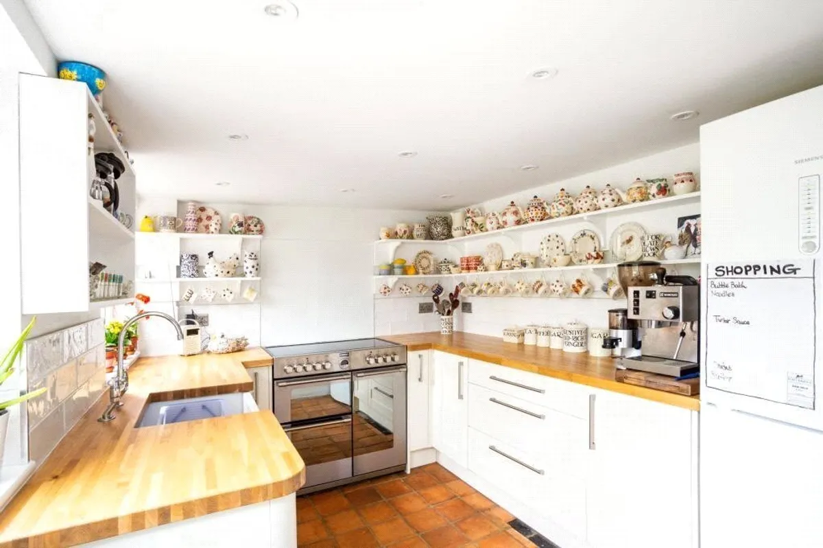 Vyne Road, Sherborne St John, RG24