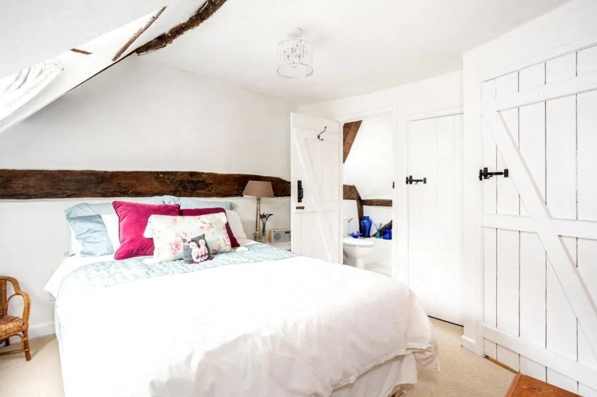 Vyne Road, Sherborne St John, RG24