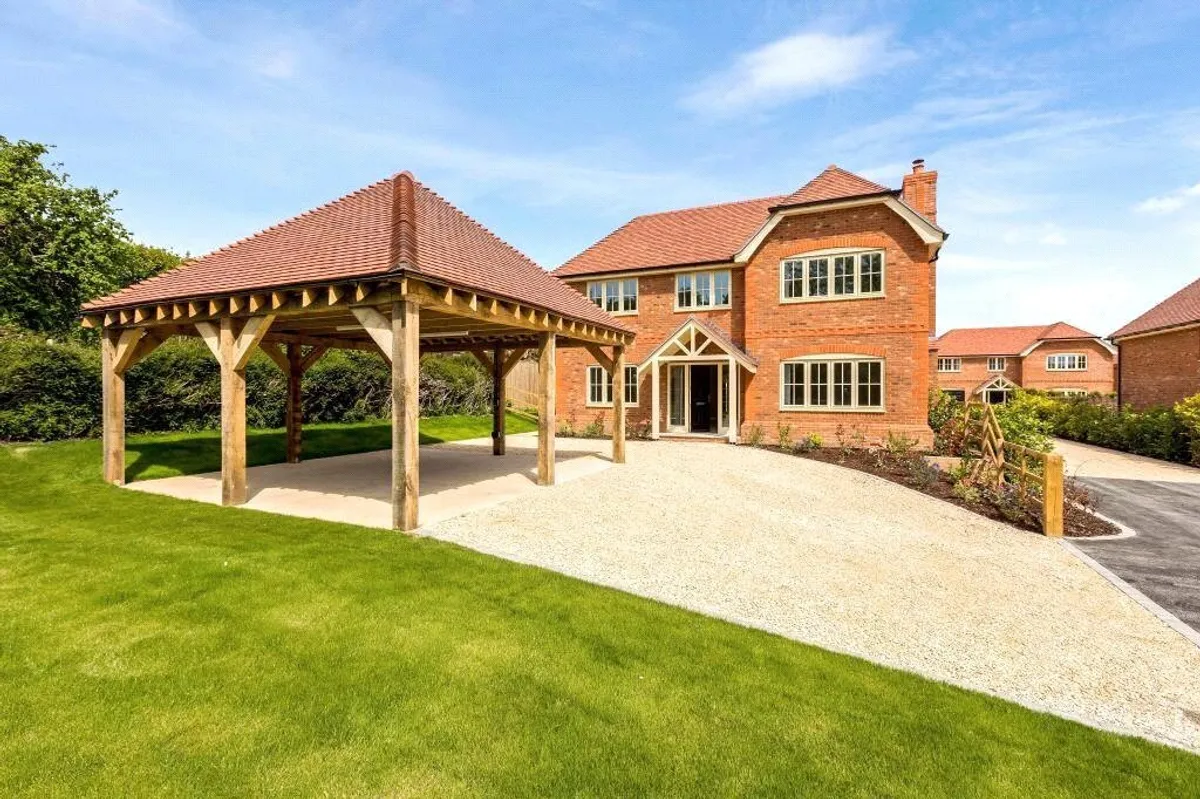 Langdale Rise, Cliddesden, Basingstoke, RG25