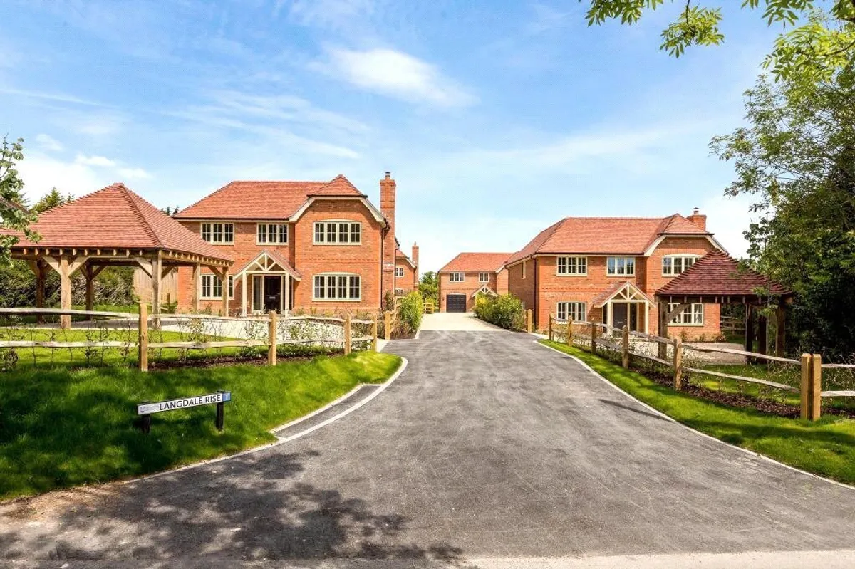 Langdale Rise, Cliddesden, Basingstoke, RG25