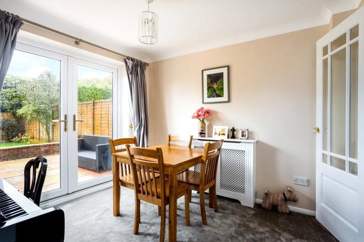Belmont Heights, Hatch Warren, RG22