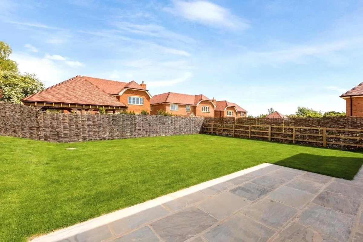 Langdale Rise, Cliddesden, Basingstoke, RG25