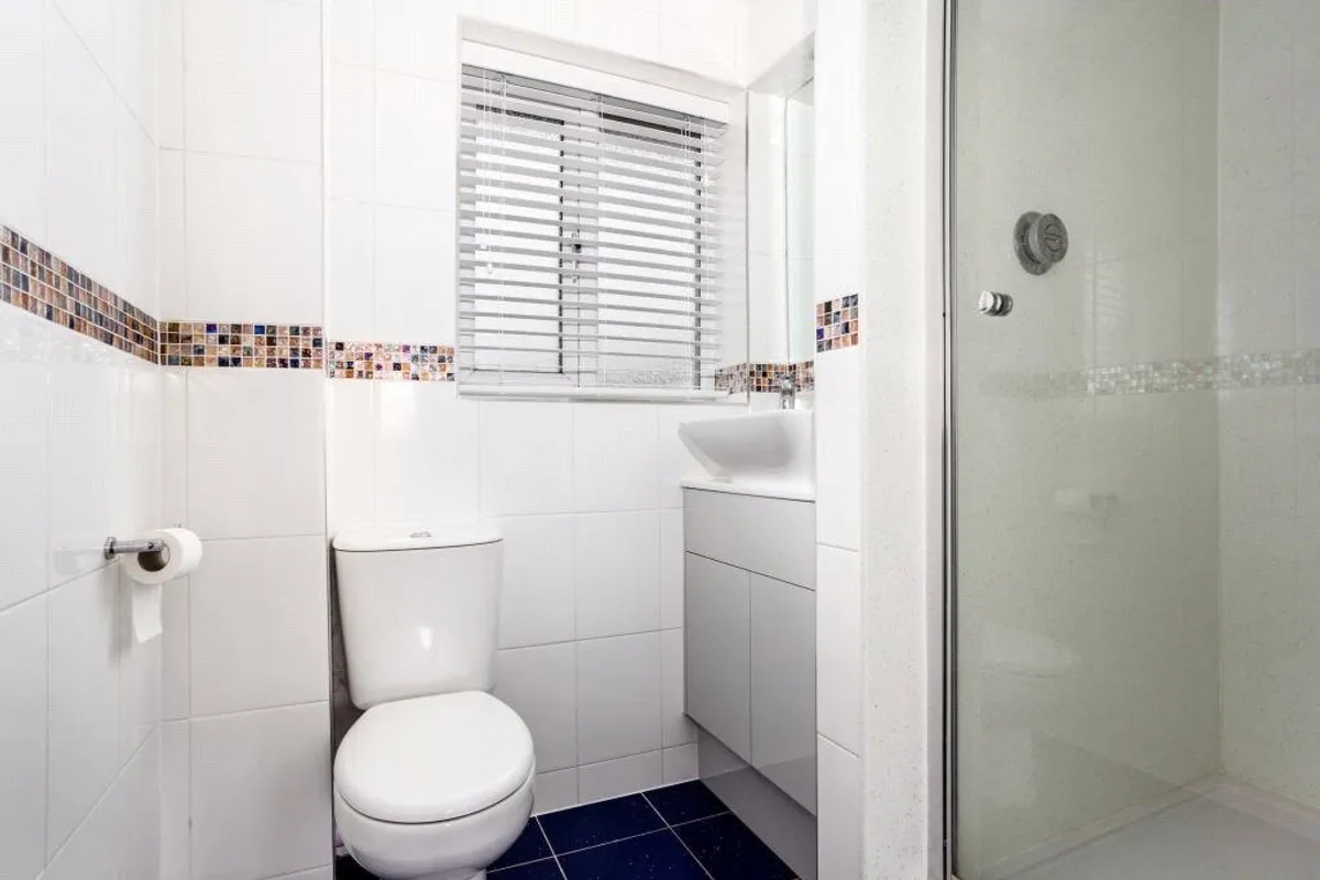 Belmont Heights, Hatch Warren, RG22