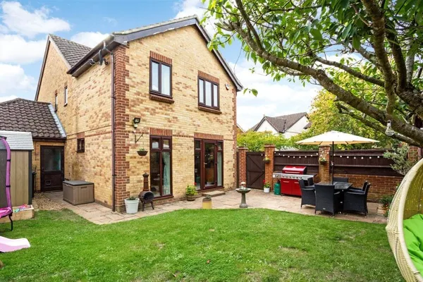 Burydown Mead, North Waltham, RG25