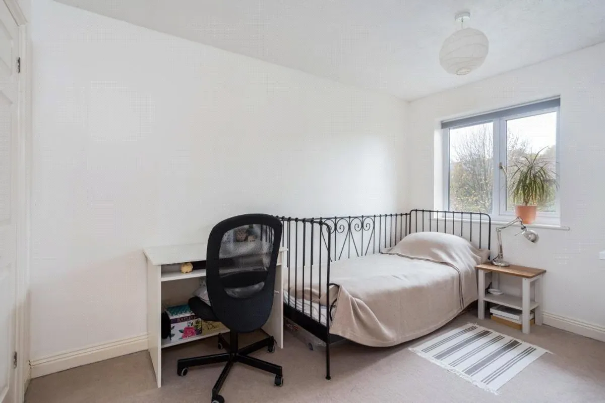 Meadow Rise, North Waltham, RG25