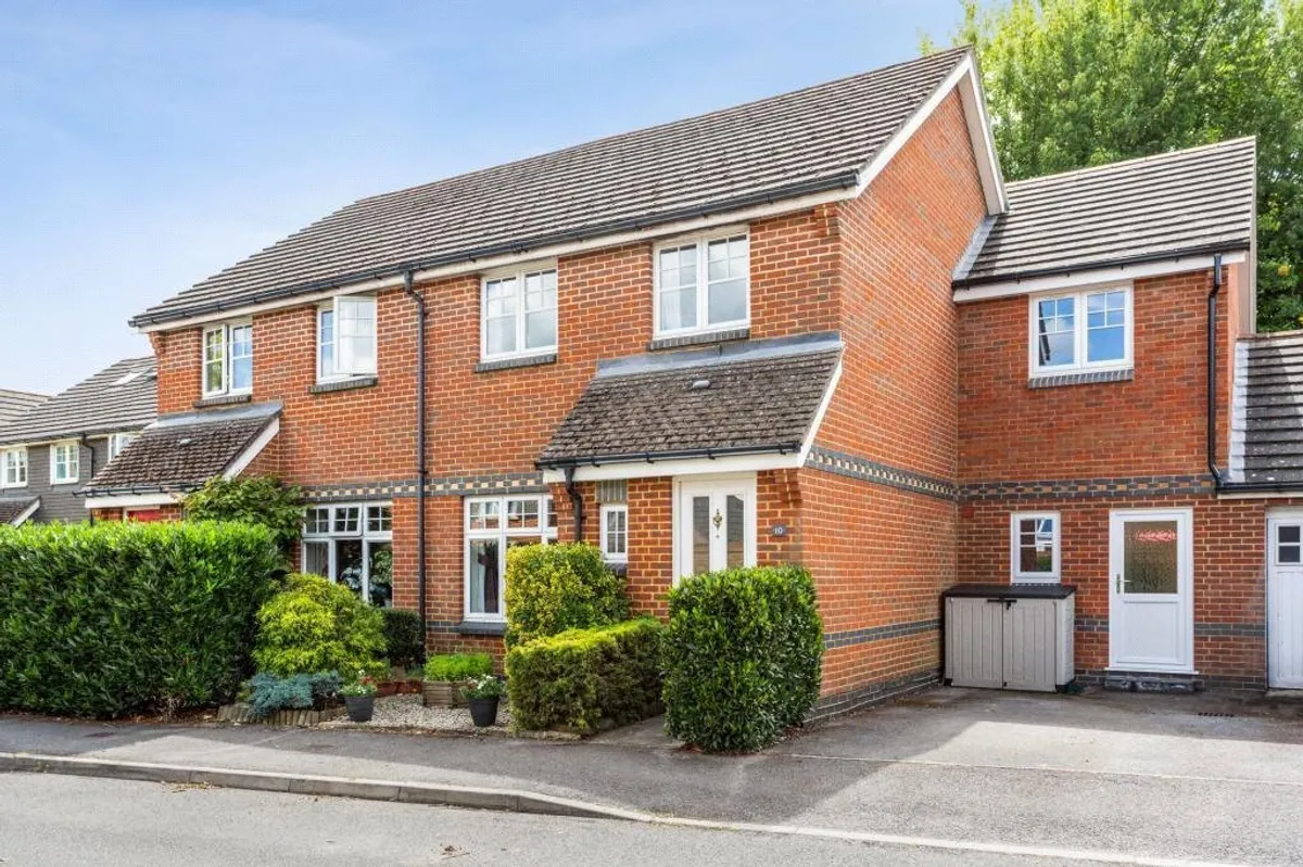 Wallis Drive, Bramley, Basingstoke, RG26