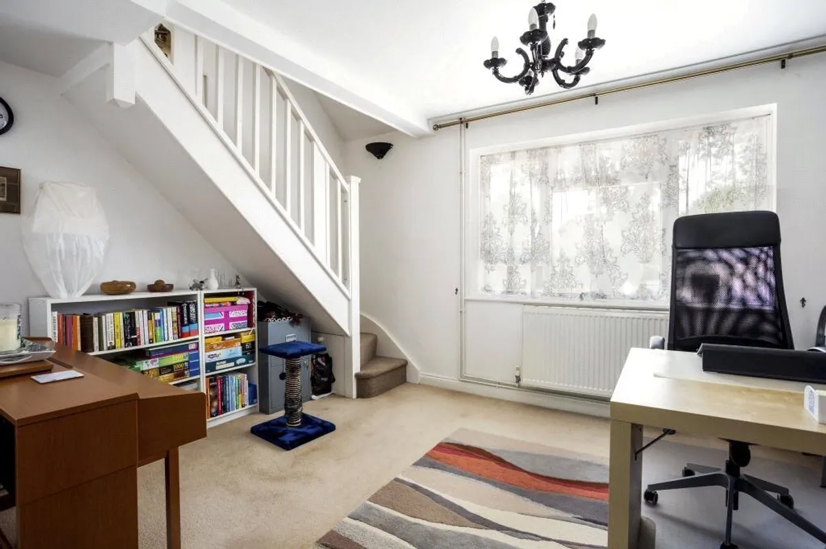 North Row, Bramley, RG26