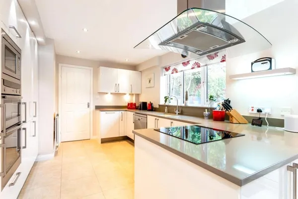 Wallis Drive, Bramley, Basingstoke, RG26