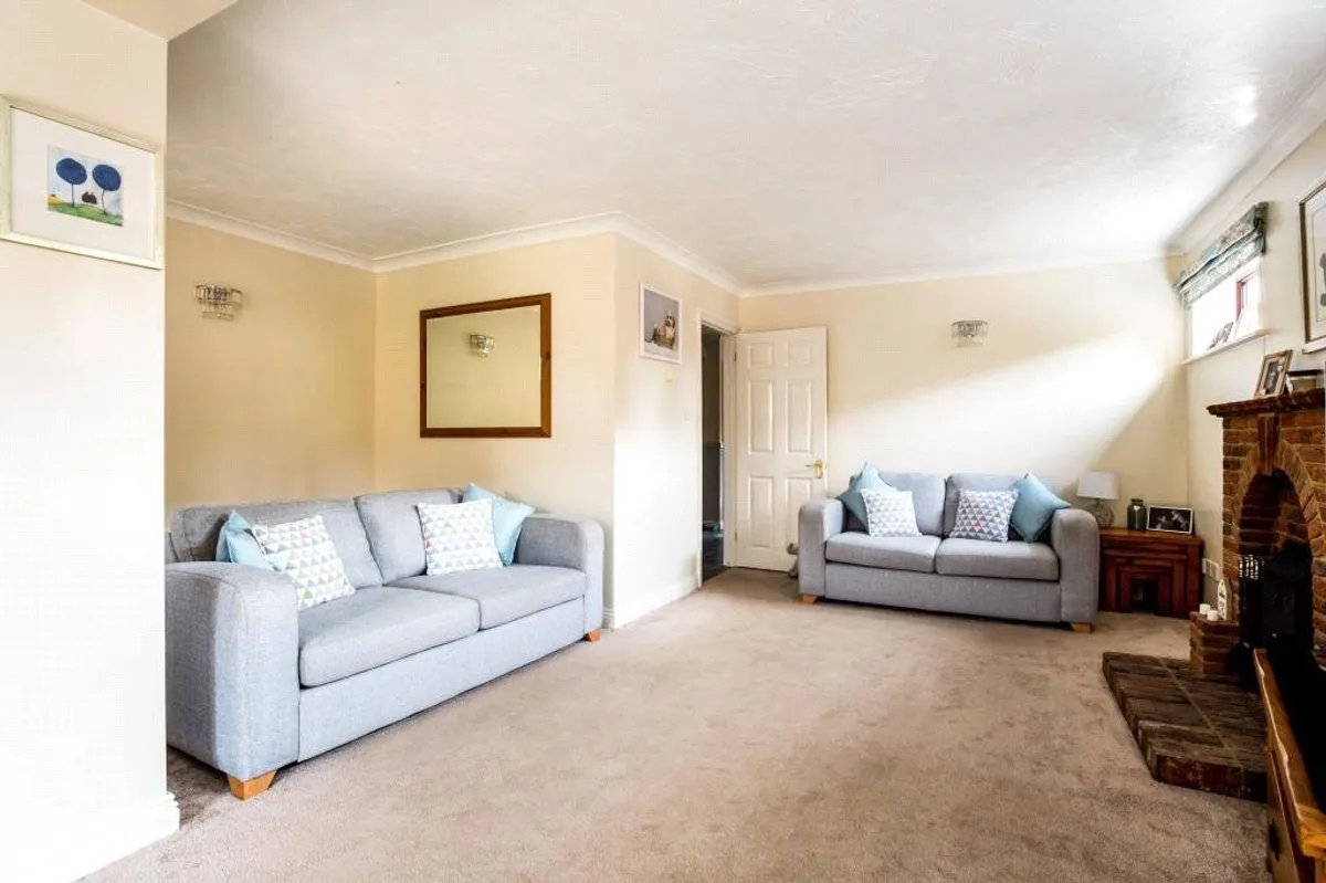 Burydown Mead, North Waltham, RG25